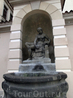 В нише садовой стены дворца  Клам-Галласов  находится скульптура-фонтан в виде нимфы, льющей воду из кувшина, названный «Терезка». Считается, что фонтан ...
