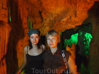 Пещера Сфендони - одна из самых больших и красивых пещер. Есть сталактиты и сталагмиты, водятся летучие мыши.