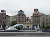 Площадь Независимости (укр. Майдан Незалежності, разговорный вариант — Майдан) — главная площадь Киева. Международную известность площадь получила во время ...