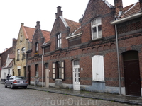 Улица старого  города., с нее  началась наша экскурсия  по  Брюгге,  одному из городов   бельгийского  королевства