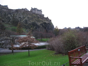 Эдинбургский замок в центре города.