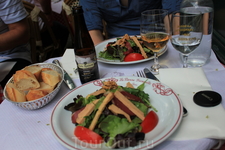 Ужин на Монмартре, салат с Фуа - гра.