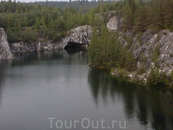 Там бы на лодочке покататься, мы без экскурсовода были и просто глазели