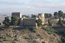 Замок Сан Сервандо – прекрасный образец средневекового оборонительного сооружения в стиле «мудехар».
