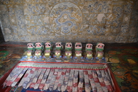 онастырь Ташилунпо расположен в окрестностях города Шигадзе и считается одним из крупнейших буддийских монастырей Тибета, который к тому же полностью функционирует ... онастырь Ташилунпо расположен в окрестностях города Шигадзе и считается одним из крупнейших буддийских монастырей Тибета, который к тому же полностью функционирует ...