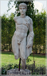 настоящие древнеримские статуи,Gardens of Champ de Bataille