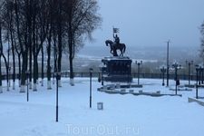 Памятник князю Владимиру.