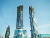 строительство этих башень финансирует Абу-даби
и если не ошибаюсь обе они носят имя правителя Абу-Даби