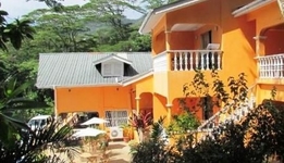 Albizia Lodge