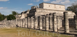 Чичен Ица - город майя. Группа тысячи колонн