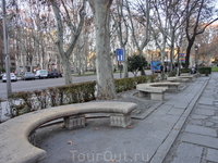 Но солнышко стало садиться и я потопала к выходу,а потом по Paseo del Prado в сторону метро.