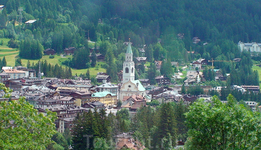 Cortina d’Ampezzo - вид с автотрассы.