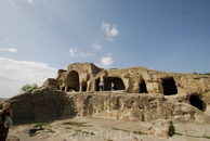 Уплисцихе - пещерный город, один из первых городов на территории Грузии. Возник в конце II — в начале I тысячелетия до н. э. 
На каменных ступенях отпечатались ...