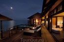 вечером в Hilton Maldives Iru Fushi Resort & Spa