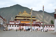 Самье был основан в середине VIII-го столетия, во времена правления 38-го короля Тибета Трисонга Децена (Trisong Dhetsan) из династии Tubo, который родился ...