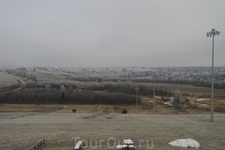 Горнолыжный центр рассчитан не только на жителей Вологды и области , для москвичей и петербуржцев тоже было бы интересно приехать сюда и отдохнуть от суеты ... Горнолыжный центр рассчитан не только на жителей Вологды и области , для москвичей и петербуржцев тоже было бы интересно приехать сюда и отдохнуть от суеты ...