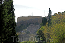 Главной достопримечательностью Линдоса является средневековый замок и античный Акрополь на вершине скалы. Его видно практически с любой точки города. Вот ...