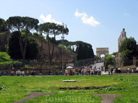 Вид на Римский Форум