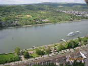 Вид на Рейн с высоты средневекового замка