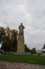 На следующее утро прибываем в Кострому , делимся на группы и отправляемся на автобусную экскурсию.  У памятника Ивану Сусанину , герою , родившемуся в ...