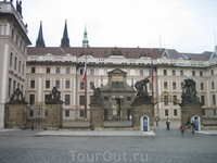 перед королески дворцом в Пражском Граде, сейчас там резиденция президента