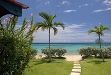Paradise Baywatch Beachfront Villa