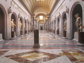 Залы музеев Ватикана пусты. Такое бывает не часто.