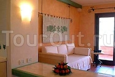 Lantana Hotel & Residence