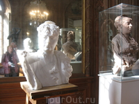 Тонкие черты лица,изгиб линий,локон волос,кружево на платье-не перестаешь удивляться работы Мастера.В зеркале мое отражение. Тонкие черты лица,изгиб линий,локон волос,кружево на платье-не перестаешь удивляться работы Мастера.В зеркале мое отражение.