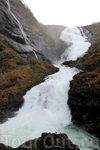 Вот он красавец - водопад Кьосфоссен (Kjosfossen)
в хорошую погоду на водобпаде появляется хюльдра - красивая молодая девушка (с коровьим хвостом), которая ...