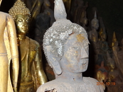 Будды в пещере Пак У. Внешне они совершенно индуистские.