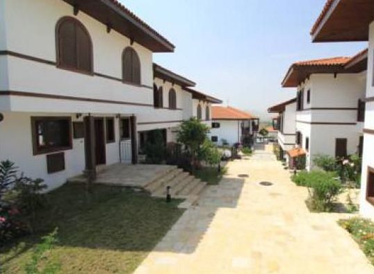 Agustus Villas & Family House