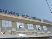 уже старое здание аэропорта Гермес в Ларнаке, т.к. с 7 ноября 2009 года на полную мощь работает новое здание аэропорта. Новое помещение 1,5 месяца тестировали ...