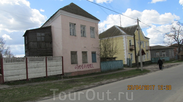 ул. Советская . Таким "ромбическим" домом начинается улица Советская.