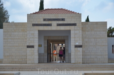 Пафос – Курион
Вы познакомитесь с историей и легендами одно¬го из красивейших городов Кипра. Направляясь в Пафос, вы сделаете вашу первую остановку в ...