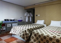 Maple Hotel