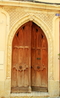 Старинные двери в Оше.