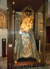 В самом музее представлена церковная утварь, подарки, которые дарят Святой Альмудене. Например, вот такое праздничное одеяние.