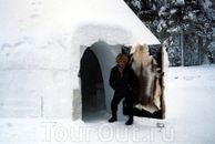 Иглу (ледяной дом) в деревне Йолоупукки