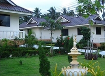 Baan Saen Sook Villa