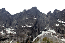 Горный массив Трольвеген Стена троллей Trollveggen