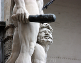«Геркулес, победивший Какуса» работы Баччьо Бандинелли на площади Синьории