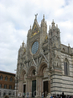В Сиене архитектурным шедевром XII века является Главный собор (Duomo) c великолепным романским фасадом.