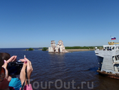 Затопленная церковь Крохинского погоста у истока Шексны из Белого озера.