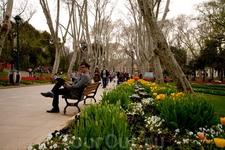 Парк Гюльхане. Мы как раз застали фестиваль тюльпанов, который ежегодно проходит в Стамбуле в апреле.