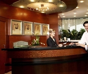 Al Murooj Rotana Hotel & Suites