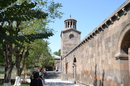 Армянская церковь - близка к православной, но влияние католицизма в ней очень заметно. Например, стены в армянских храмах украшают не иконы, а картины ...
