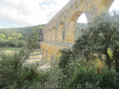 древнеримский акведук Пон-дю-Гар