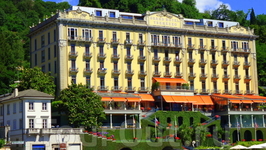 Вид с озера на 
Grand Hotel в Тремеццо.