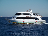 Почти на таком же красавце мы ходили к острову Тиран на дайвинг-экскурсию и первое погружение. Почти на таком же красавце мы ходили к острову Тиран на дайвинг-экскурсию и первое погружение.